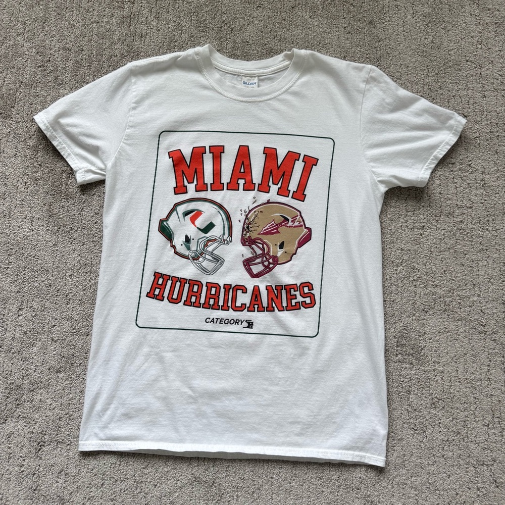 2/$20 Vintage Gildan Miami Hurricanes White T-Shirt